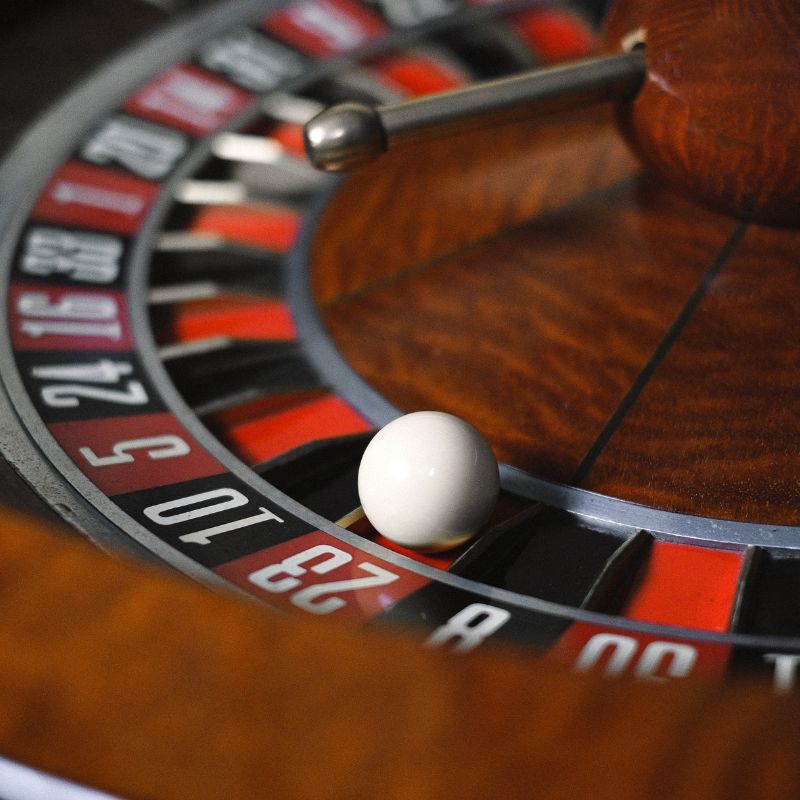 Red or Black Roulette Streaks Odds of Hitting X in a Row